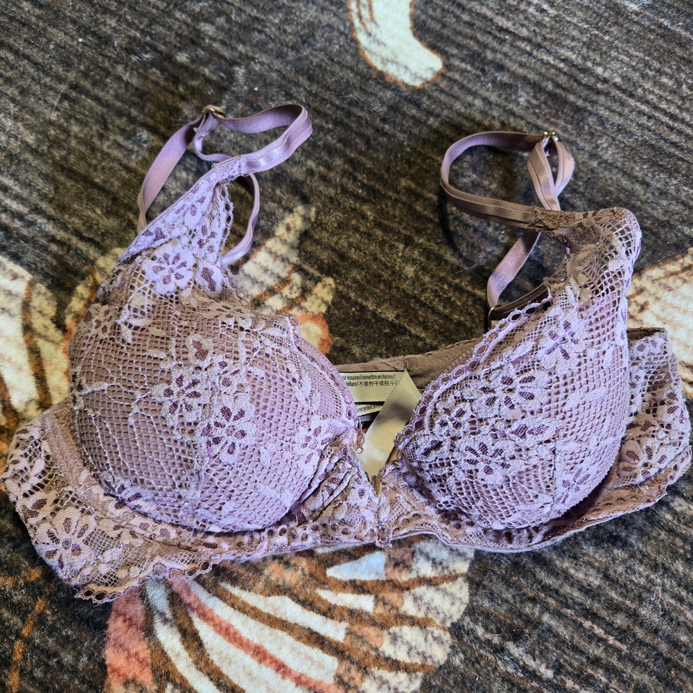 Victoria's Secret Pink Lace Bra with Floral Detailing